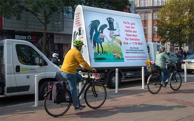 PeTA wird konfrontiert / Screenshot: realfacesofanimalrights.de